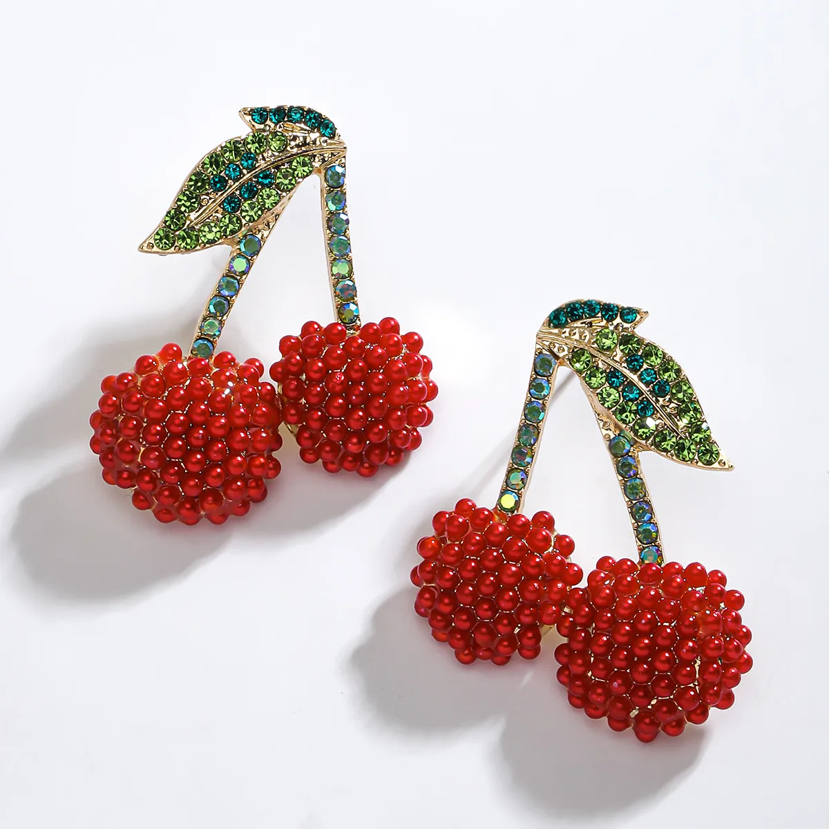 1 PAIR RED CHERRY CUTE PASTORAL SHINY FRUIT INLAY ZINC ALLOY RHINESTONE K GOLD PLATED EAR STUDS J-29957E